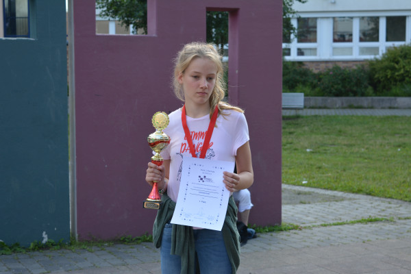 u16w, v.l.n.r.: Landesmeisterin u16: Charlotte Eulitz (SG Gstrow/Teterow)