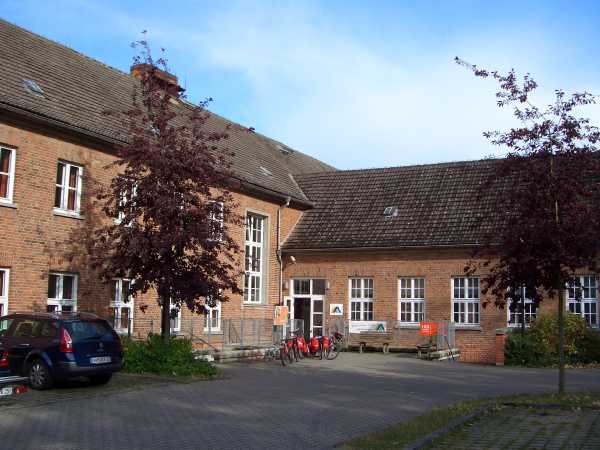 Hausansicht der Jugendherberge - Eingang Westseite