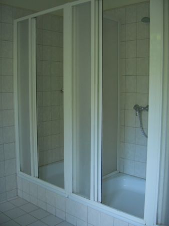 Nasszelle III - gegen�ber der beiden 6-Bett-Zimmern