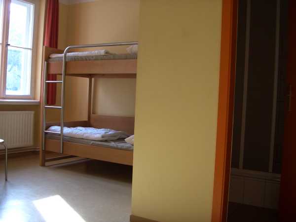 4-Bett-Zimmer mit Dusche und WC I