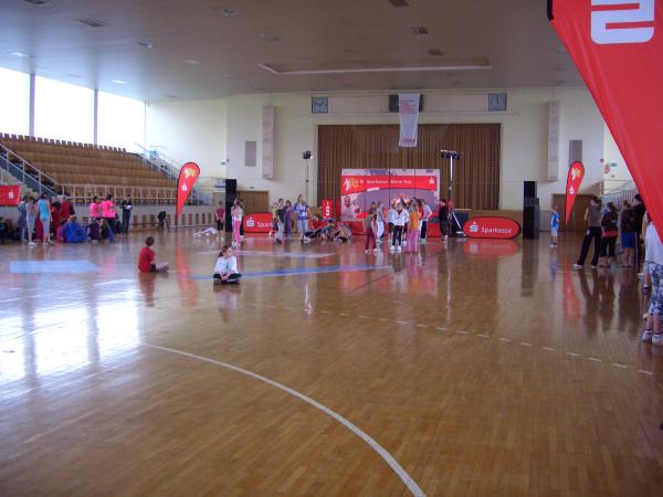 Ein Blick ins Innere der Sport- und Mehrzweckhalle III