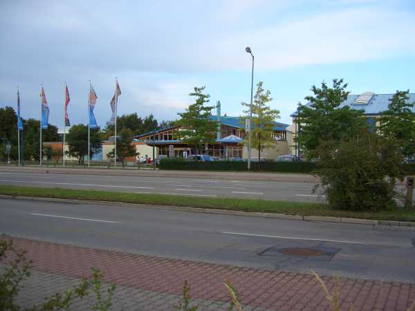 Wonnemar Wismar I, links Schwimmbad und rechts Sport- und Fitnessbereich