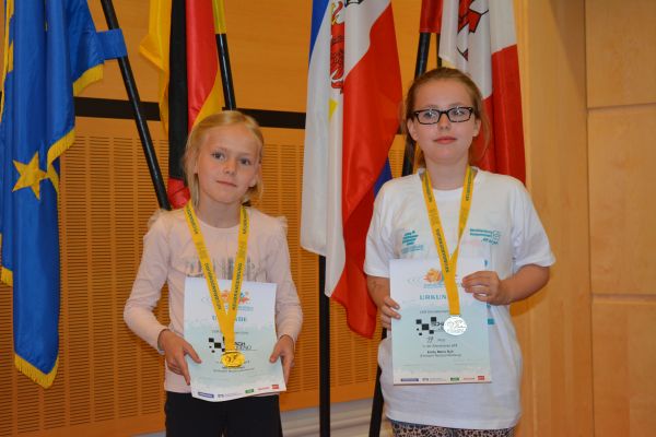 Wertung u10w, v.l.n.r.: Siegerin: Merle Dhnert (Eintracht Neubrandenburg), 2. Emily Marie Ryll (Eintracht Neubrandenburg)