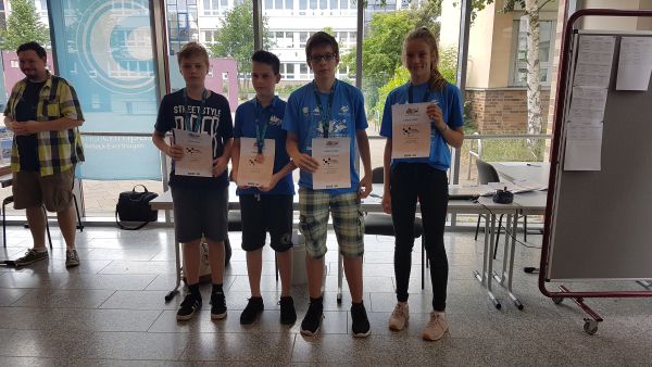 u16, v.l.n.r.: Landesmeister u16: 1. Paul Kallweit (SSC Rostock), 3. Yannick Focke (SF Schwerin), 2. Jarne Witek (SSC Rostock), Landesmeisterin u16: Charlotte Eulitz (SG G�strow/Teterow)