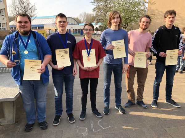 u20m, v.l.n.r.: Landesmeister u20: Schmekel,Florian (SAV Torgelow), 2. Focke,Adrian (SF Schwerin), 3. Elsken Sicard,Fabian (TuS Makkabi Rostock), 4. Petrow,Jonas (TuS Makkabi Rostock), 5. Schmidt,Arne (SF Schwerin), 6. Voigt,Rubens (SG G�strow)