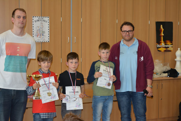 Wertungsklasse III / 4. Klasse, v.l.n.r.: 1. Lange,Oskar (Evangelische GS Neustrelitz), 2. Strege,Marlon (GS 